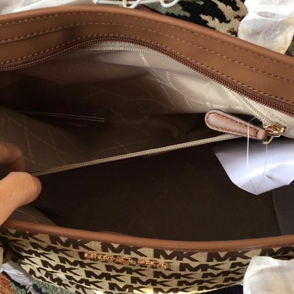 Michael Kors Tote Bag - Picture 4 of 5